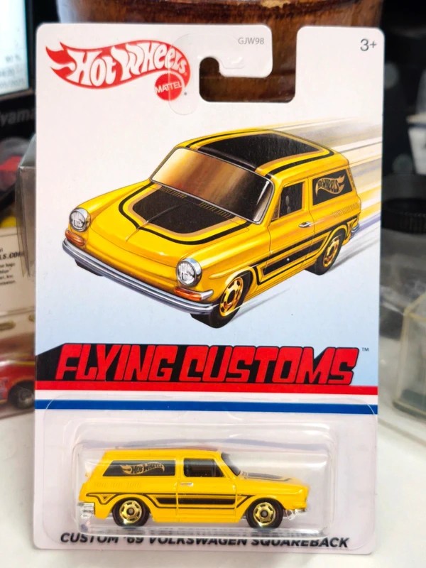 Hot Wheels 2020 flying customs target Custom 69 volkswagen squareback   (NP47)