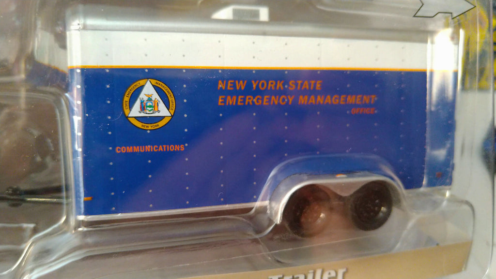 Greenlight Hitch & Tow 1987 Chevrolet M1008 & Semo Communications Trailer (C4)