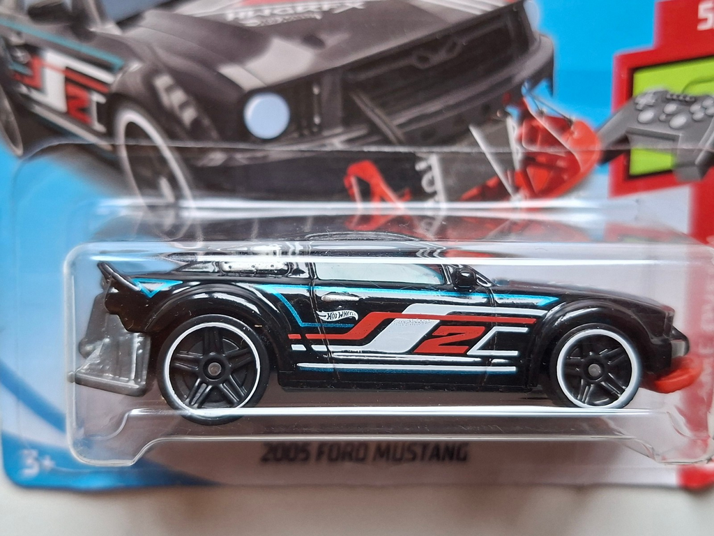 Hot Wheels 2005 Ford mustang  2019-044 (DV013)