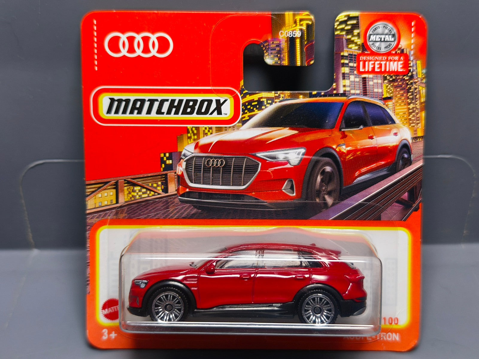 Matchbox Audi e-tron   n° 5 (NP24)