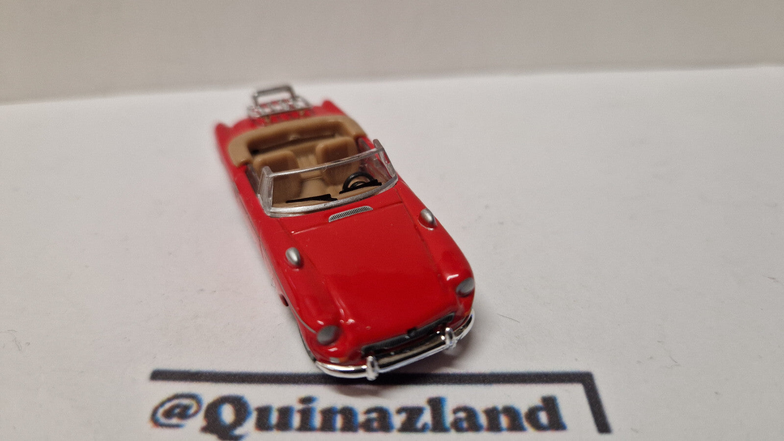 Schuco  1/72 MGB cabrio  (A35)
