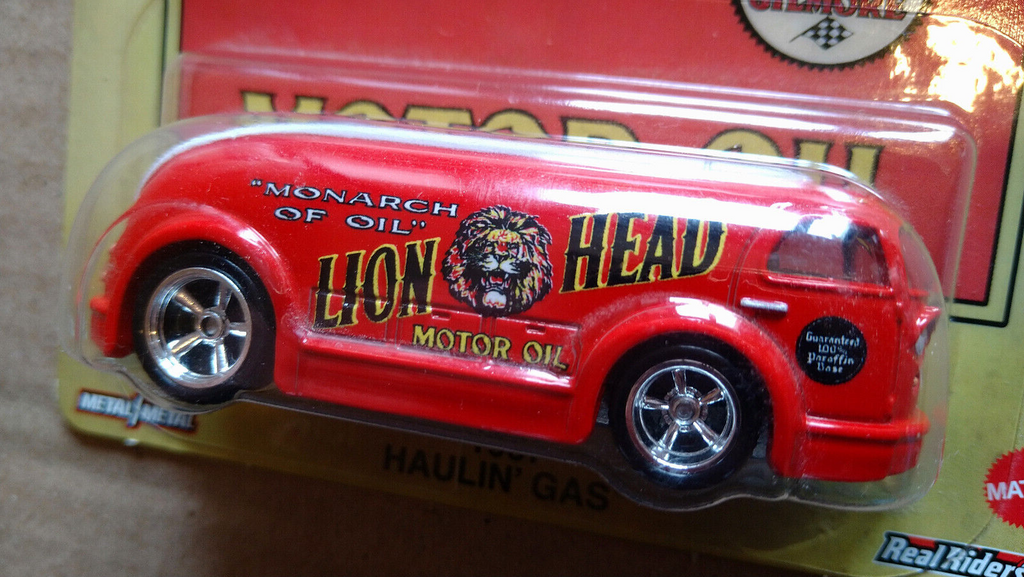 Hot Wheels 2020 pop culture fuel 1937 Haulin gas     (NG122-124)