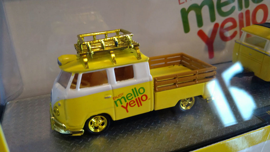 M2 Machines Coca Cola Mello Yello Volkswagen Double Cab Microbus Chase (C8)