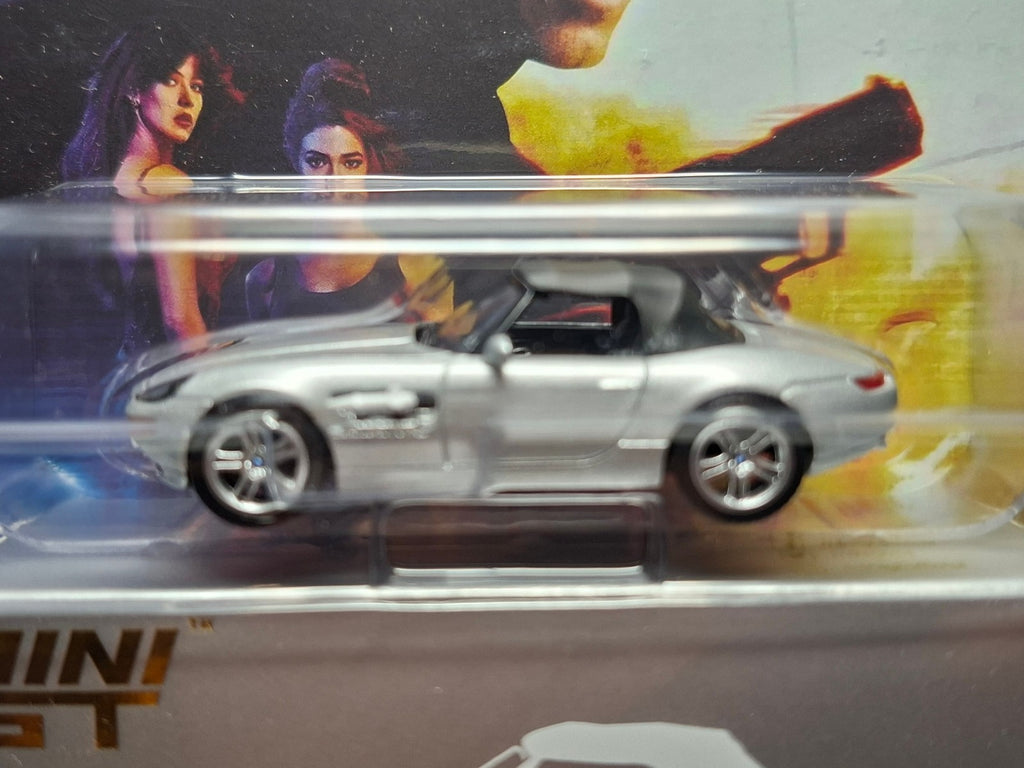 Mini GT 1999 BMW Z8 The World is not enough n° 906 (NG52)