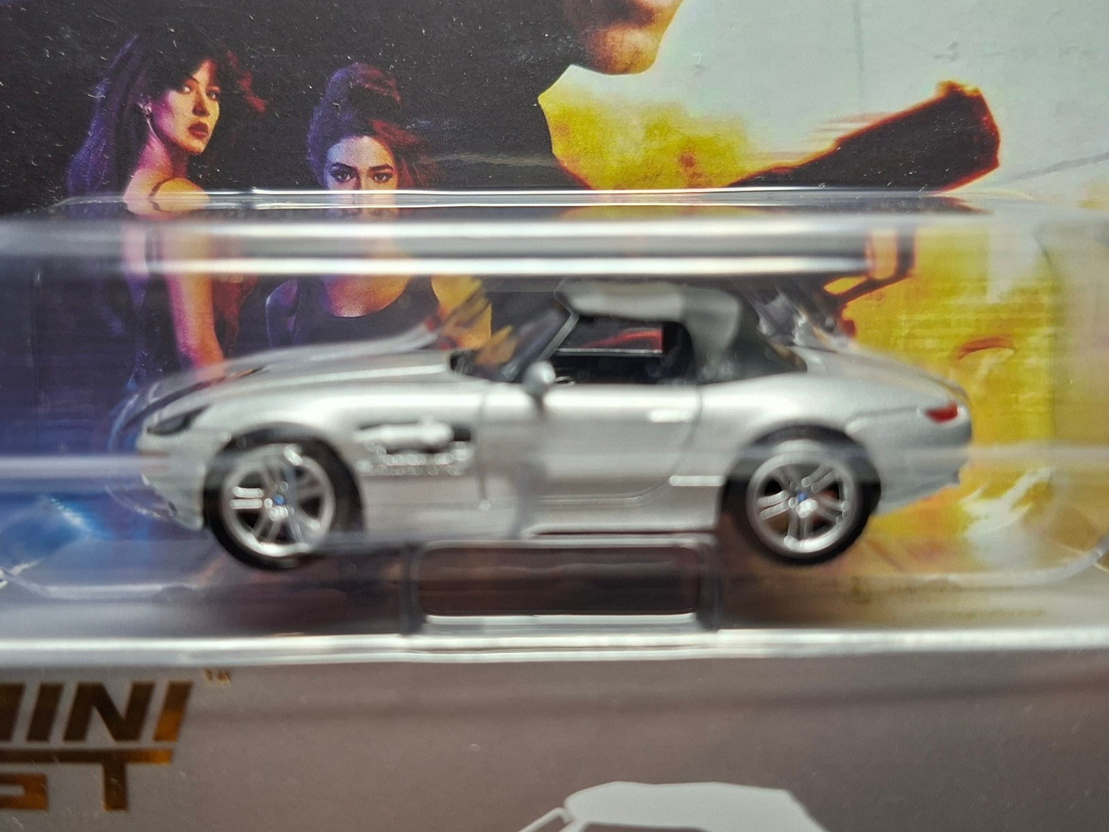 Mini GT 1999 BMW Z8 The World is not enough n° 906 (NG52)