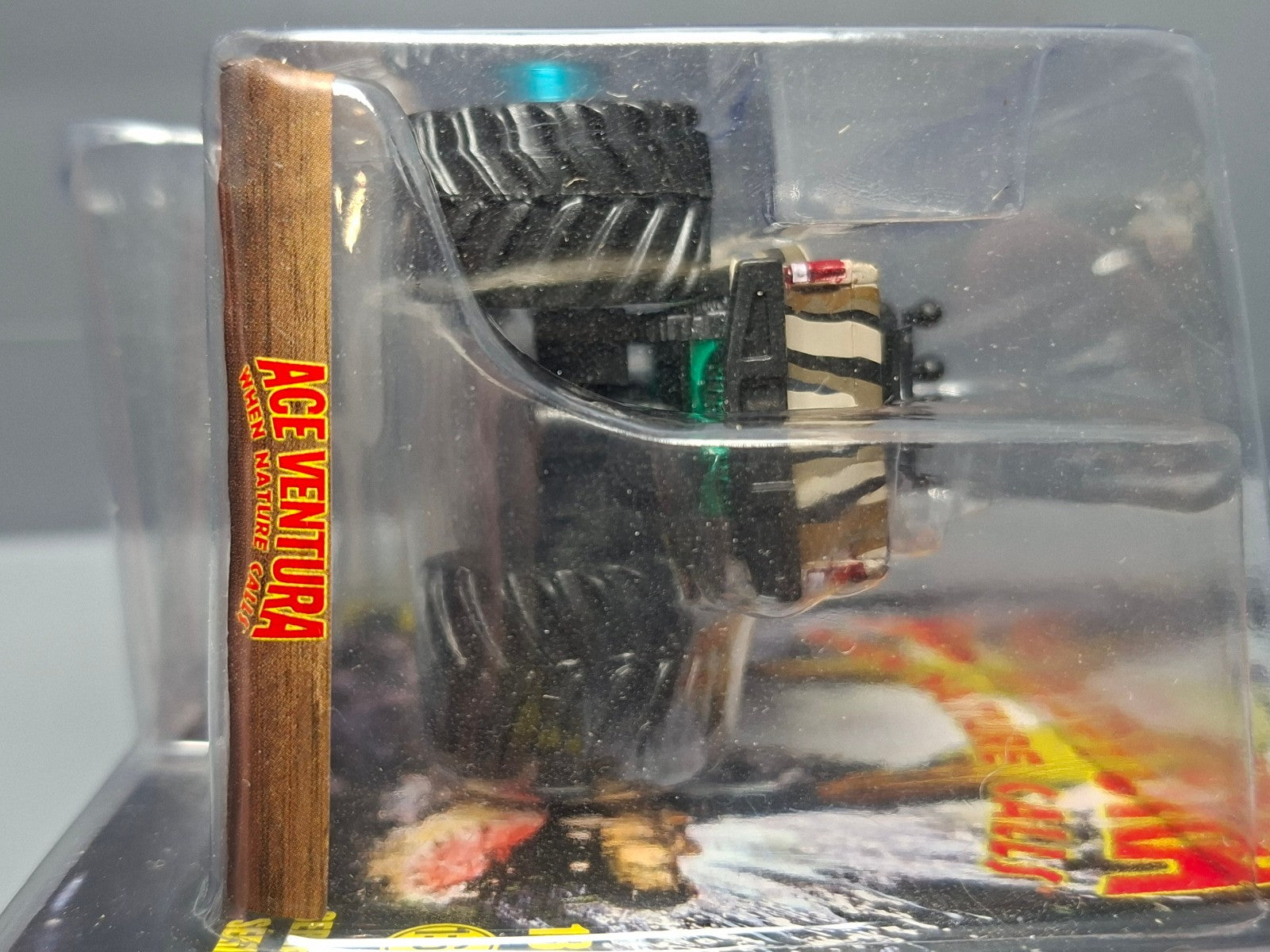 Greenlight Hollywood 1989 Chevrolet S-10 Extended Cab Monster Truck Chase (NG24)