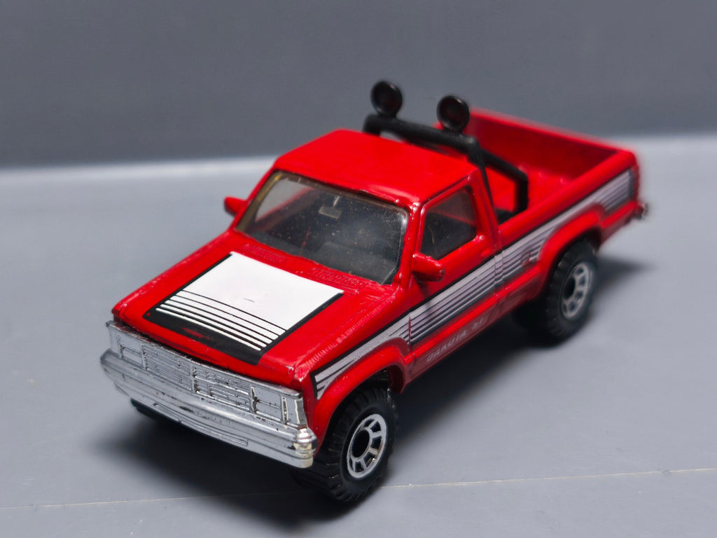 Matchbox Dodge Dakota version barres noires  (A27)