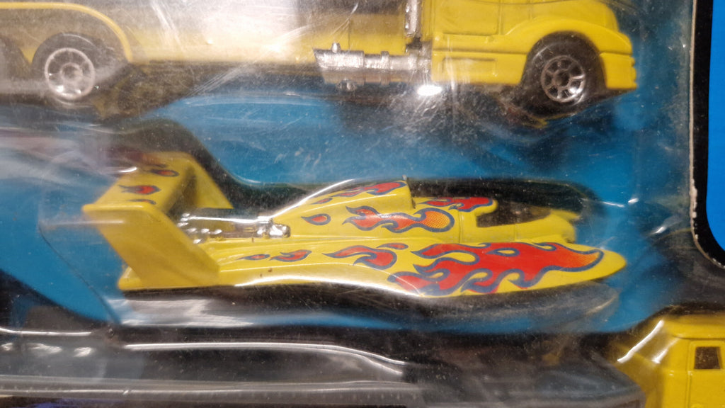 Hot Wheels 1999 racing haulers Hydroplane     (C5)
