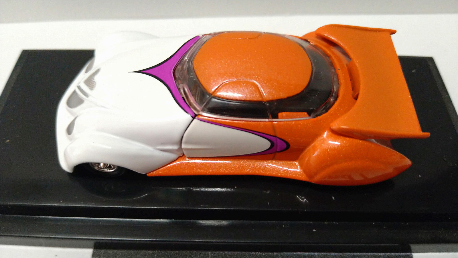 Hot wheels 2001 HW 100% Rareflow   (NP24)
