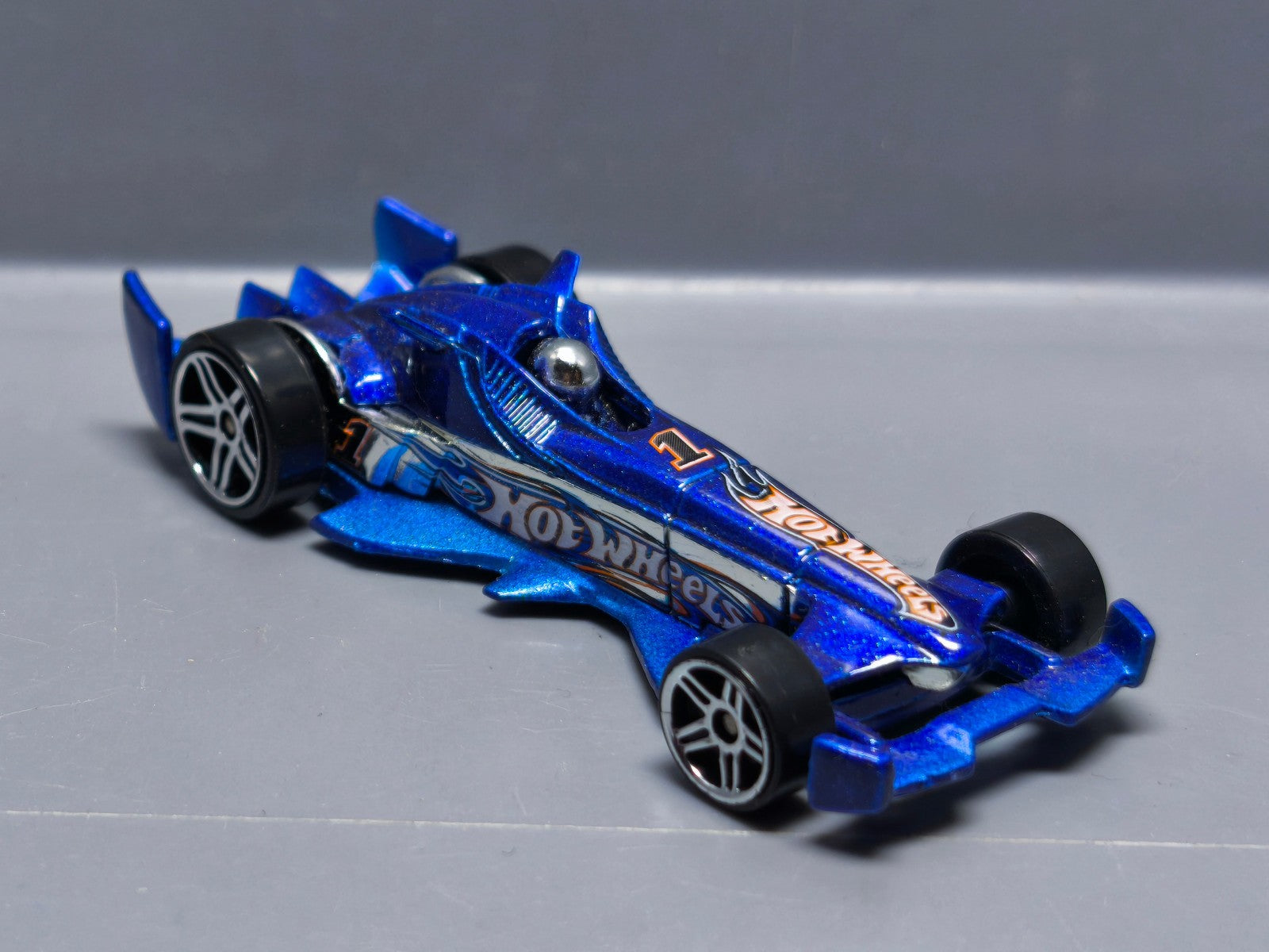 Hot Wheels F-racer 2005-090  (A39)