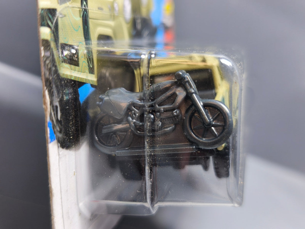 Hot Wheels 67 jeepster commando 2023-094  (NP26)