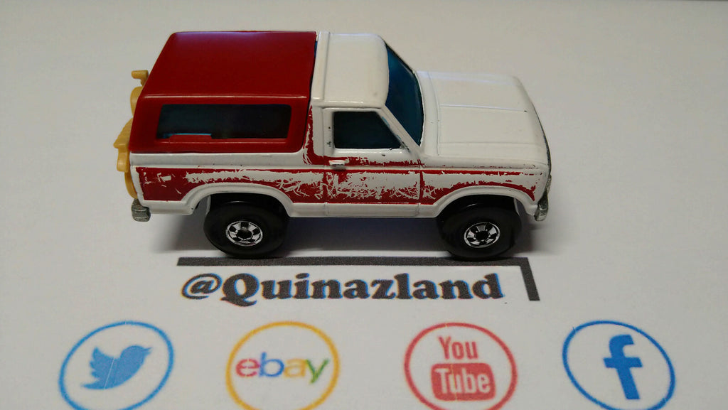 Hot Wheels Personnel carrier 1982 mega force (A04)