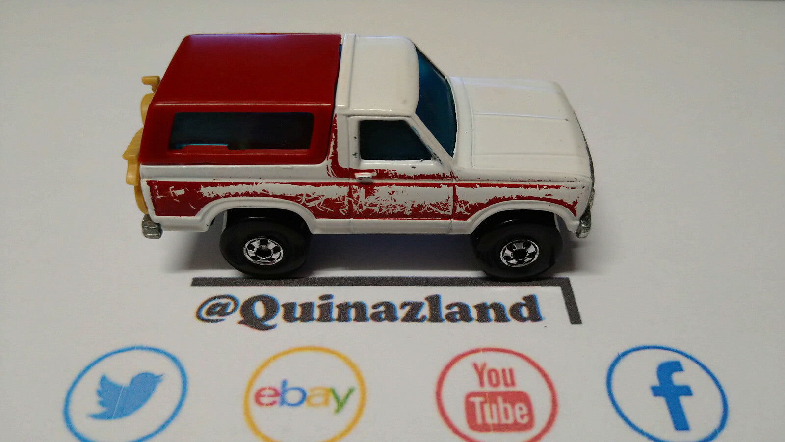 Hot Wheels Personnel carrier 1982 mega force (A04)