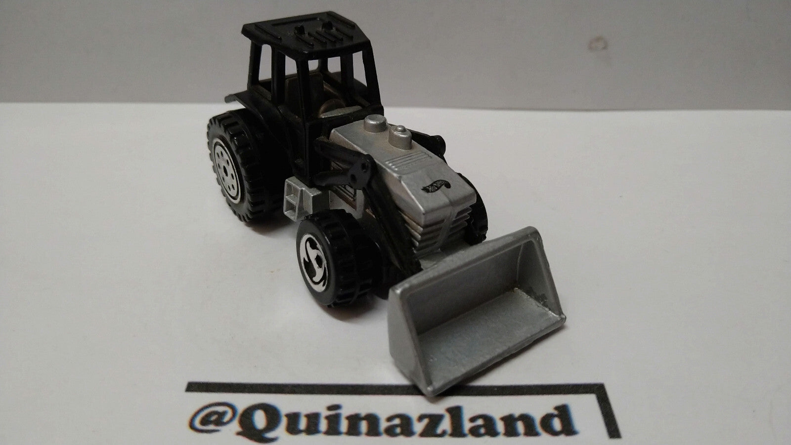 Hot Wheels Tractor 1998-795  (A36)