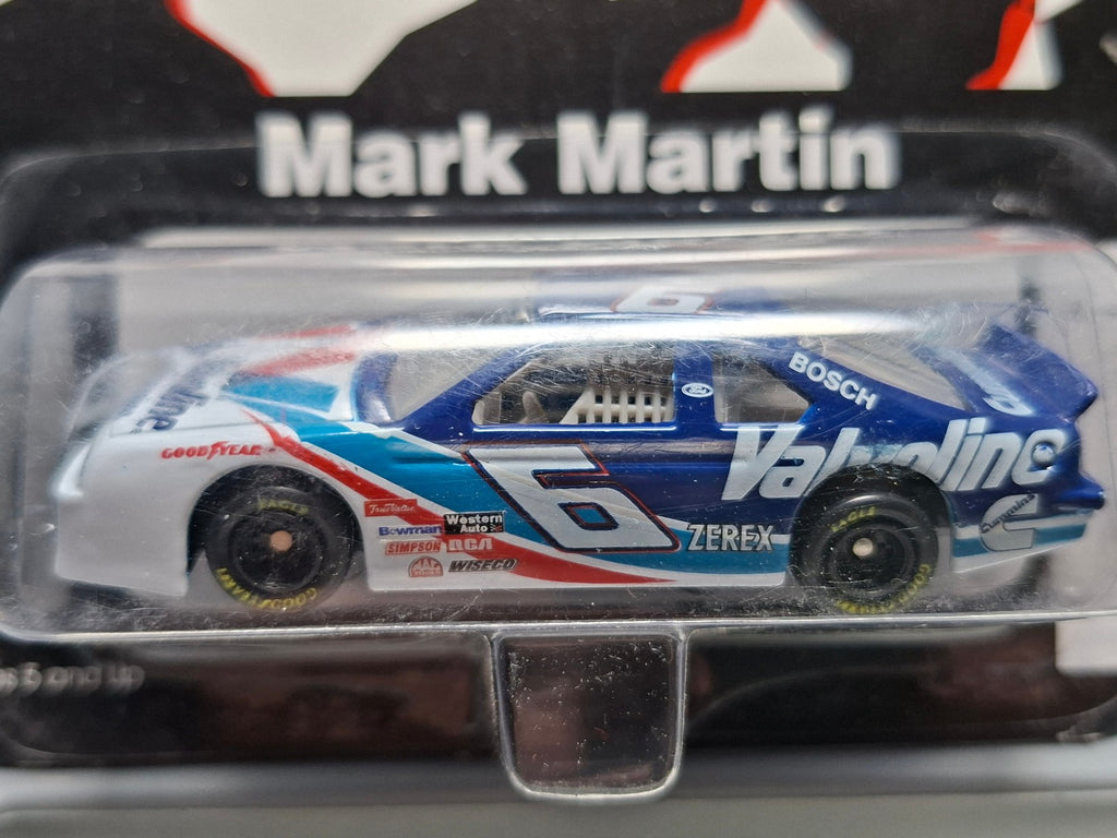 Revell 1/64 1996 Racing team Roush racing  Ford Thunderbird Mark Martin   (NG15)