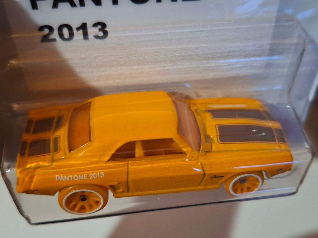 Hot Wheels 2026 Pantone Mix A ’69 Copo Camaro   (NP29)