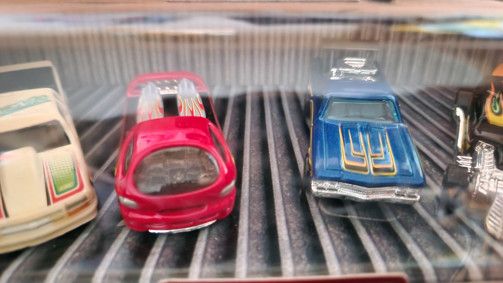 Hot Wheels 2000 hot haulers exclusive toys R us  Chevy deora II El Camino (C3)