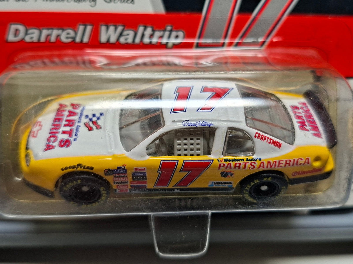 Revell 1/64 1997 25th anniversary  Chevrolet Monte Carlo Darrell Waltrip  (NG15)