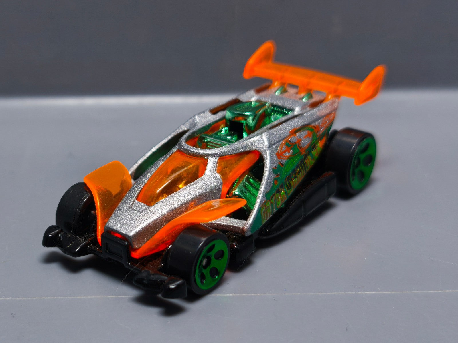 Hot Wheels Buzz off version 5dot 2004 multipack    (A38)