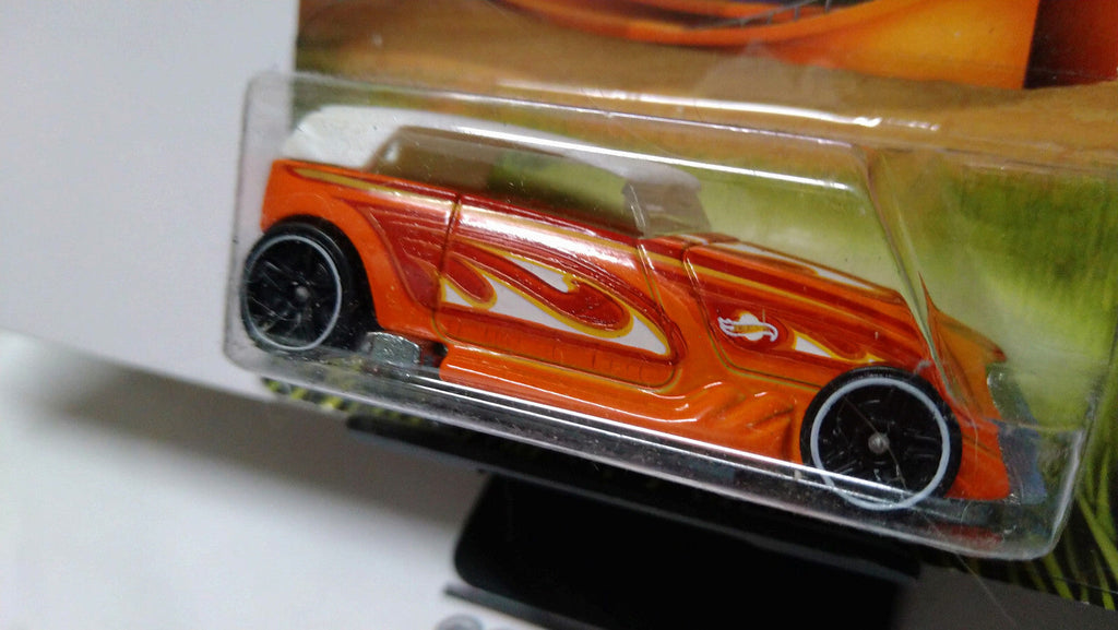 Hot Wheels 2014 happy easter exclusive walmart  Phaeton  (NP11)