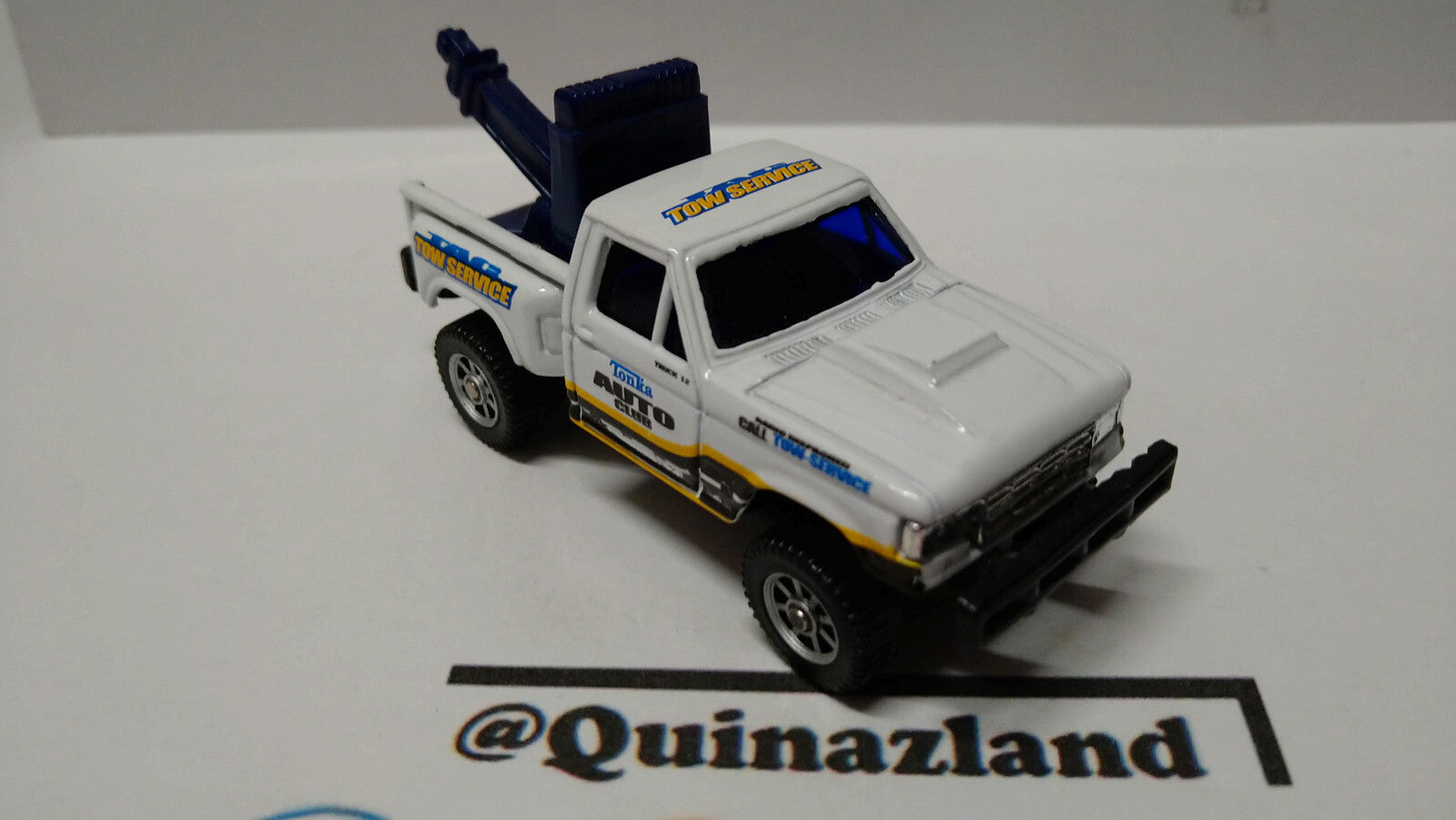 Maisto 89 Ford f-150 baja wrecker   (A21)