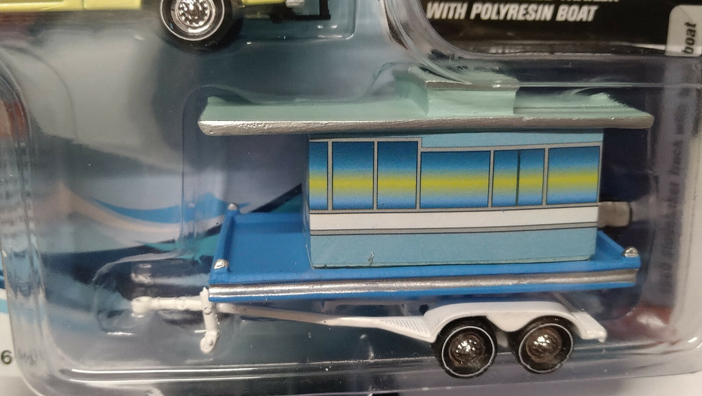 Johnny Lightning Pack Hulls & Haulers 1960 Studebaker Truck & Houseboat (CT02)