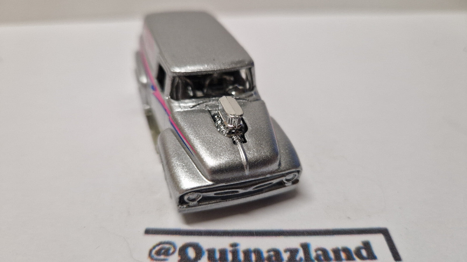 Hot Wheels 2004 hall of fame exclusive target  56 ford  (A31)