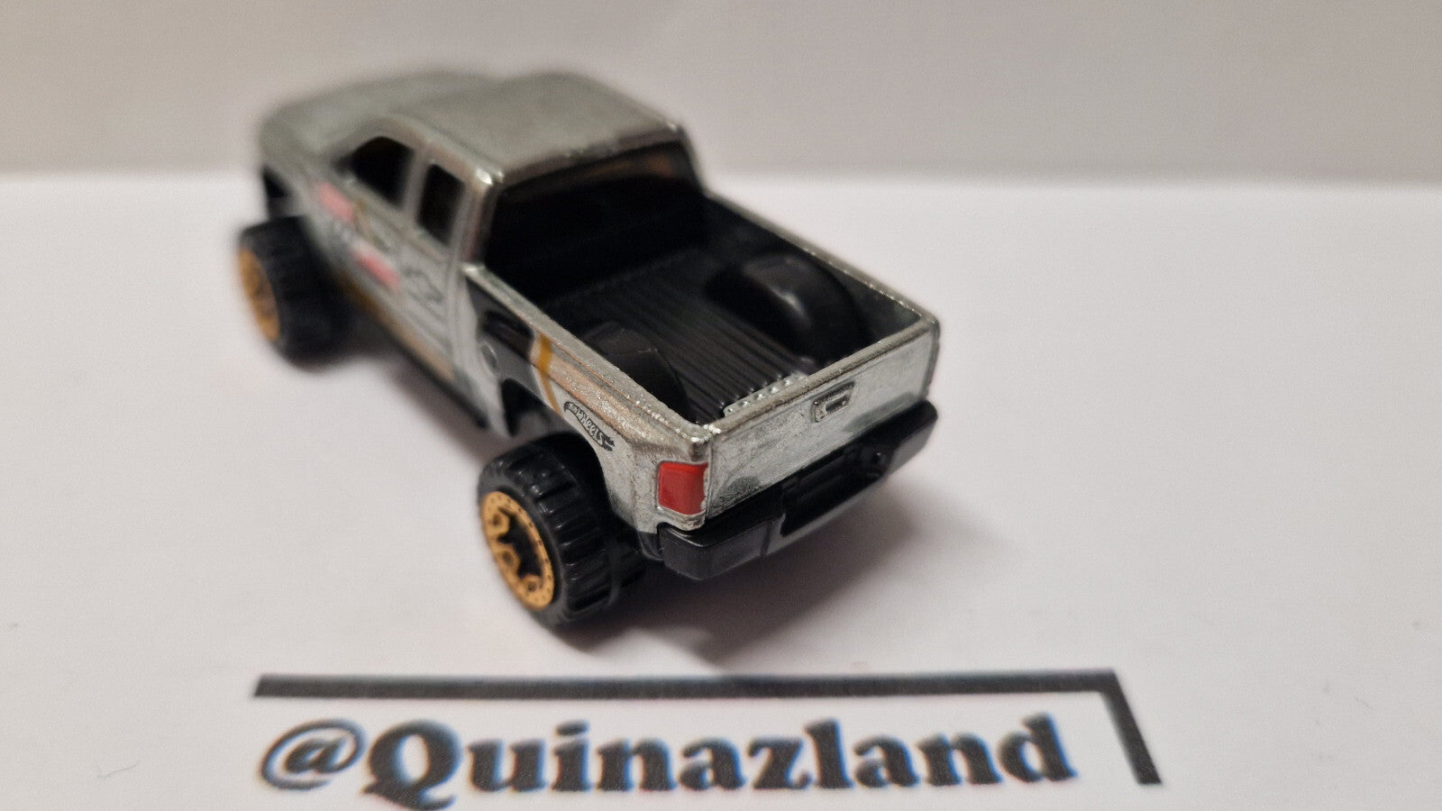 Hot Wheels 2022 exclusive multipack zamac Chevy silverado  (A19)