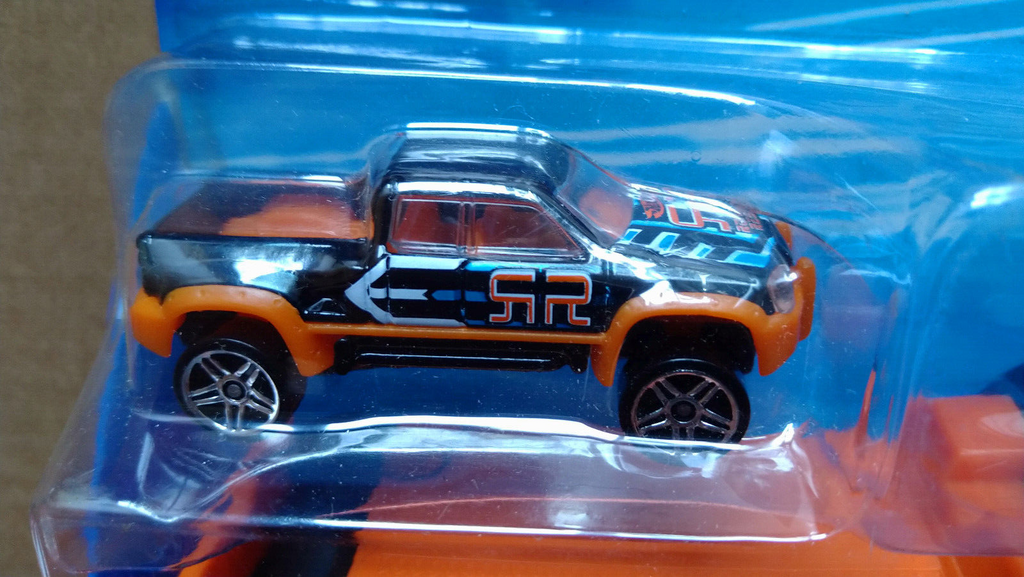 Hot Wheels 2004 truckin transporters Mega duty (C7)