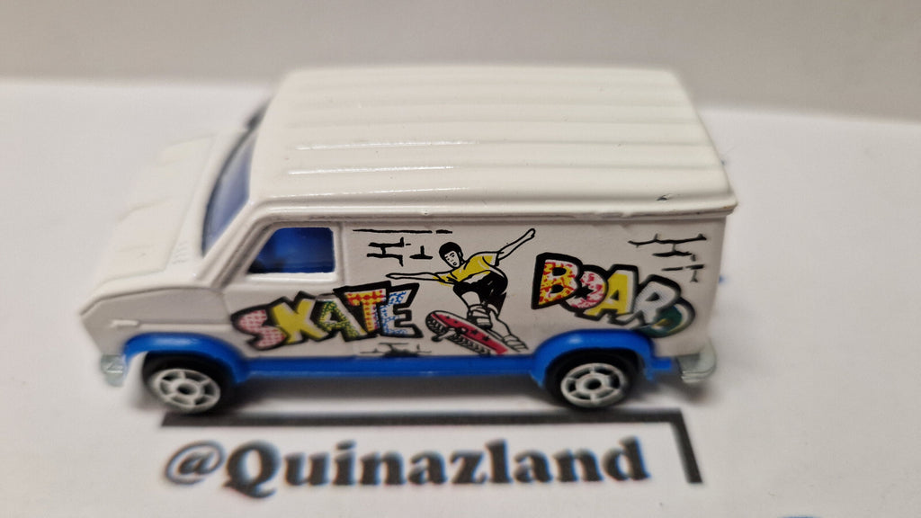 Majorette 1992 série 200 Ford E-350 fourgon Skate board (A21)