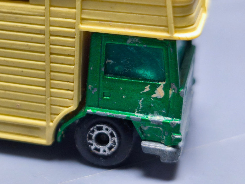 Matchbox Lesney BedFord Horse Box (A24)