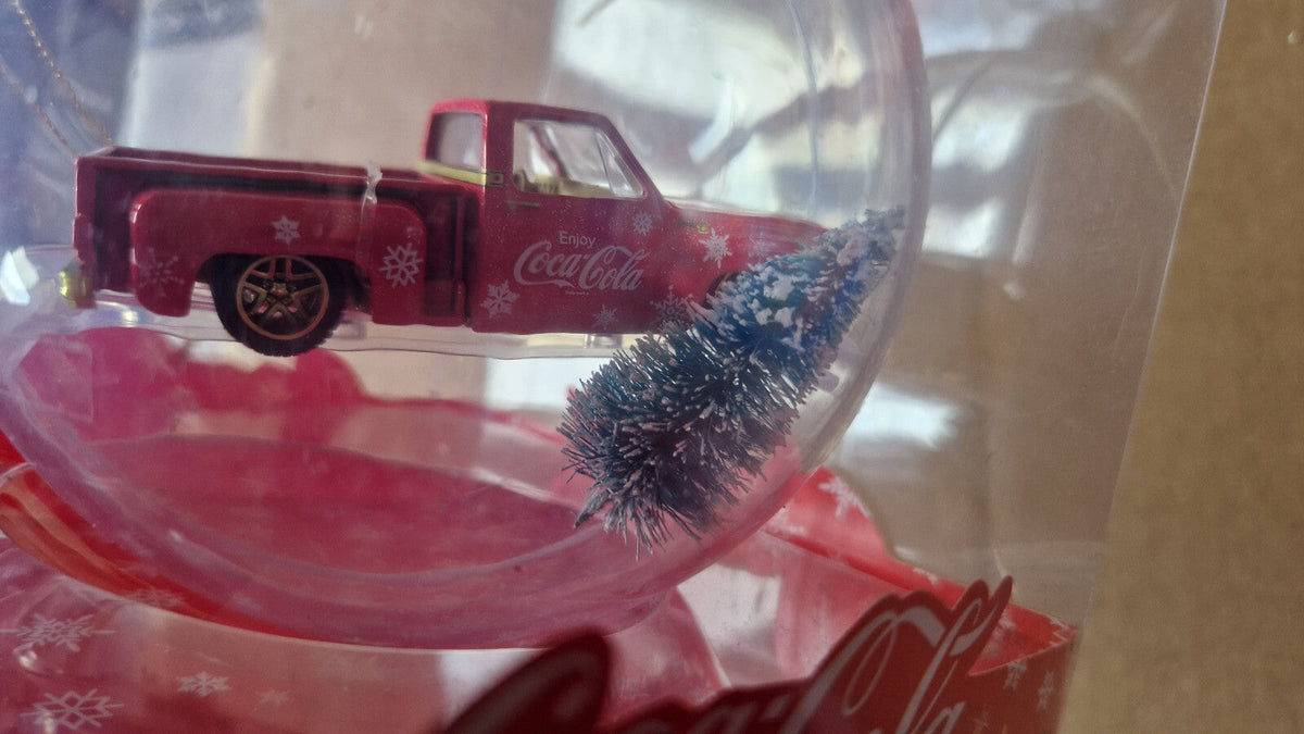 M2 Machines Chase Exclusive Coca Cola Ornament 1974 Chevy Stepside Truck  (CT09)