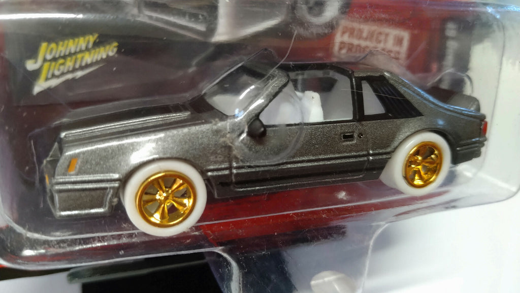 Johnny Lightning Street Freaks Project in Progress '82 Ford Mustang Chase (NG73)