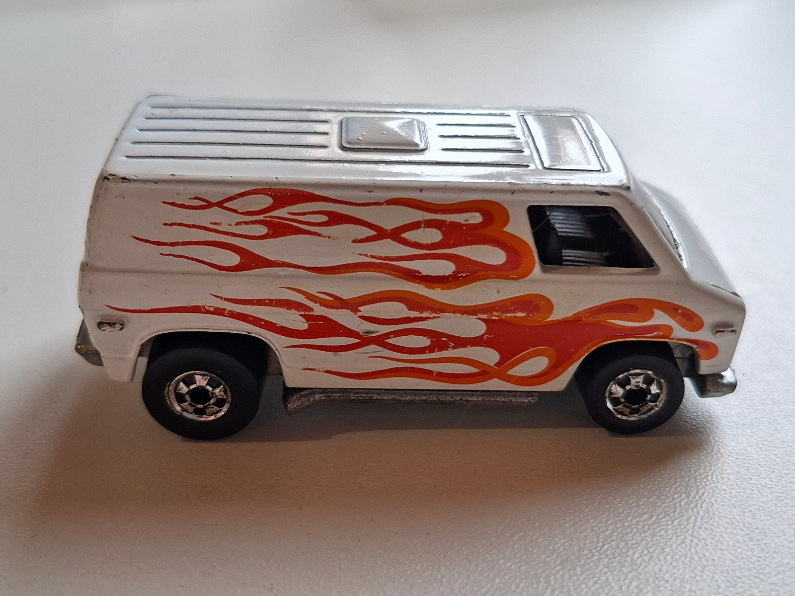Hot wheels 1982 version Malaysia Super van  (A06)