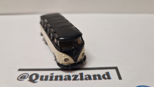 Brekina 1/87 Volkswagen T1 noir/blanc   (A06)