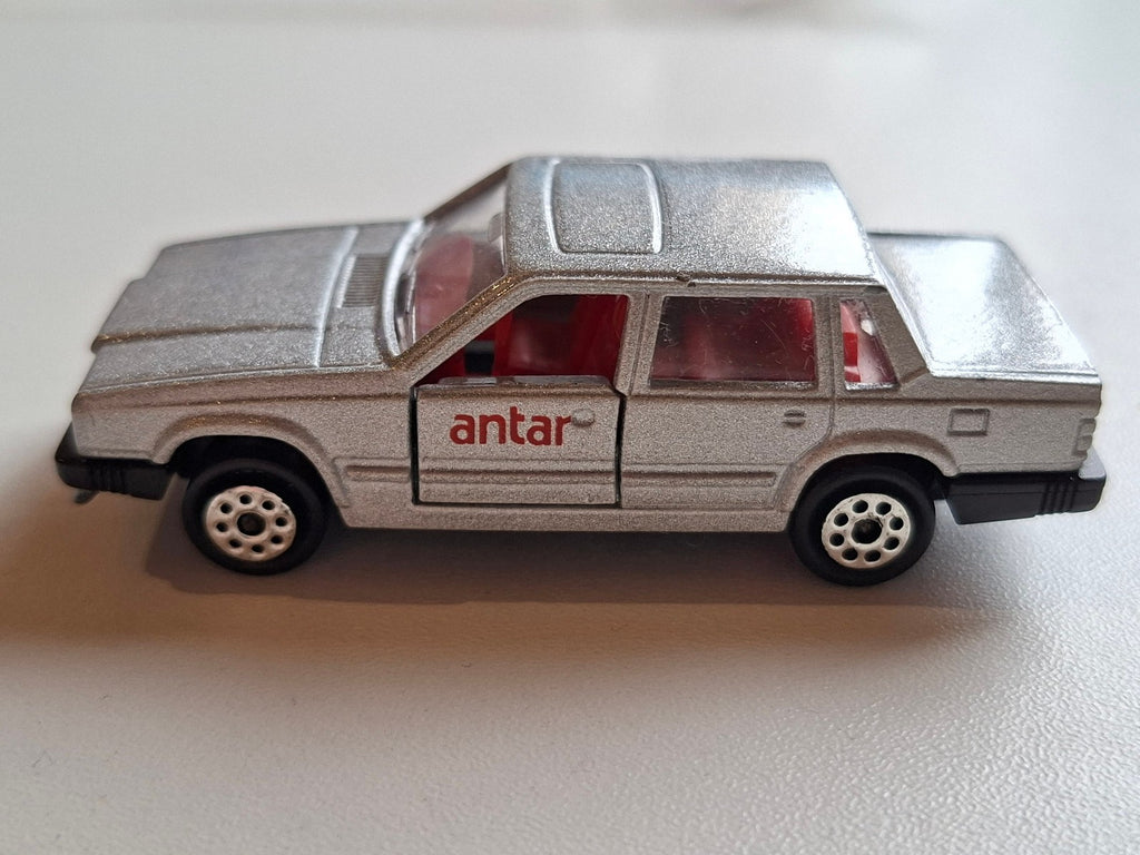 Majorette Club cadeau elf  Volvo 760 GLE  (A06)
