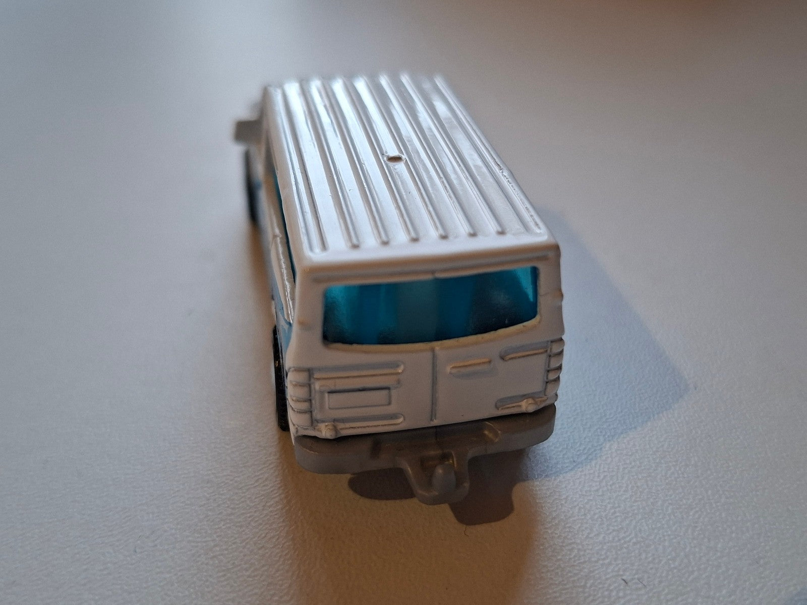 Matchbox Nissan NV van 2020-083 (A09)