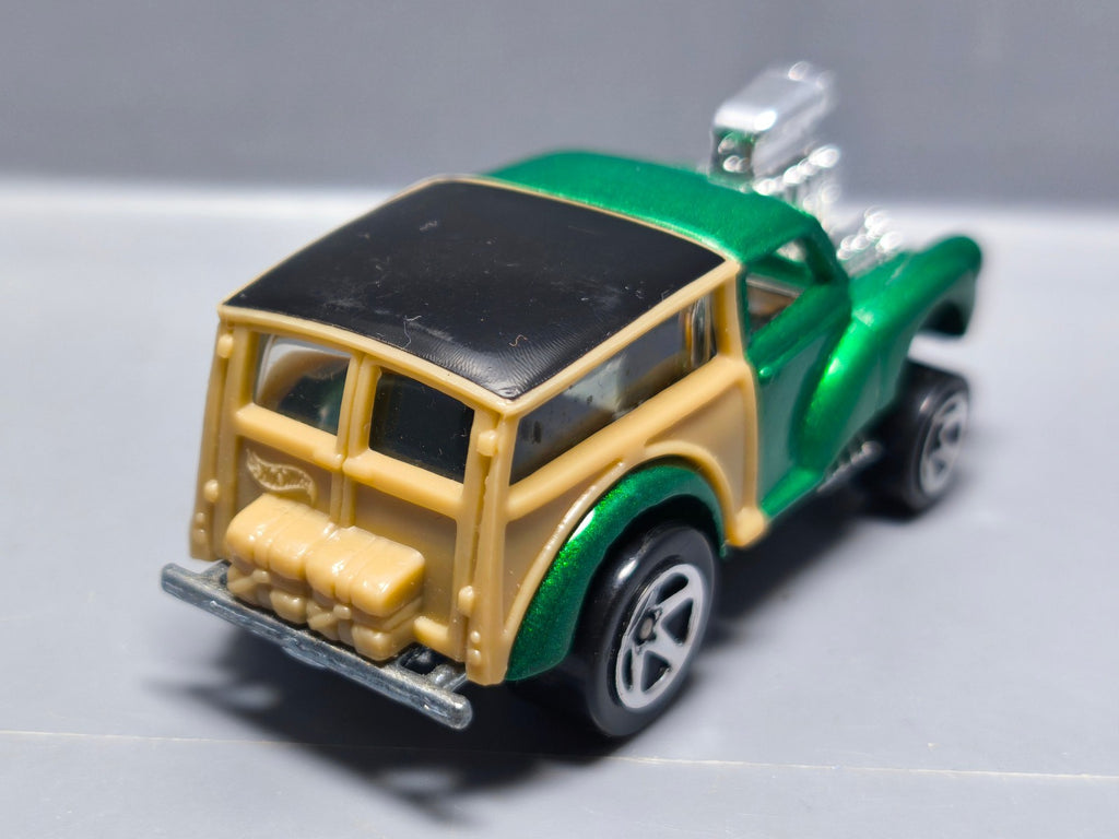Hot Wheels Morris wagon 2002-182 (A21)