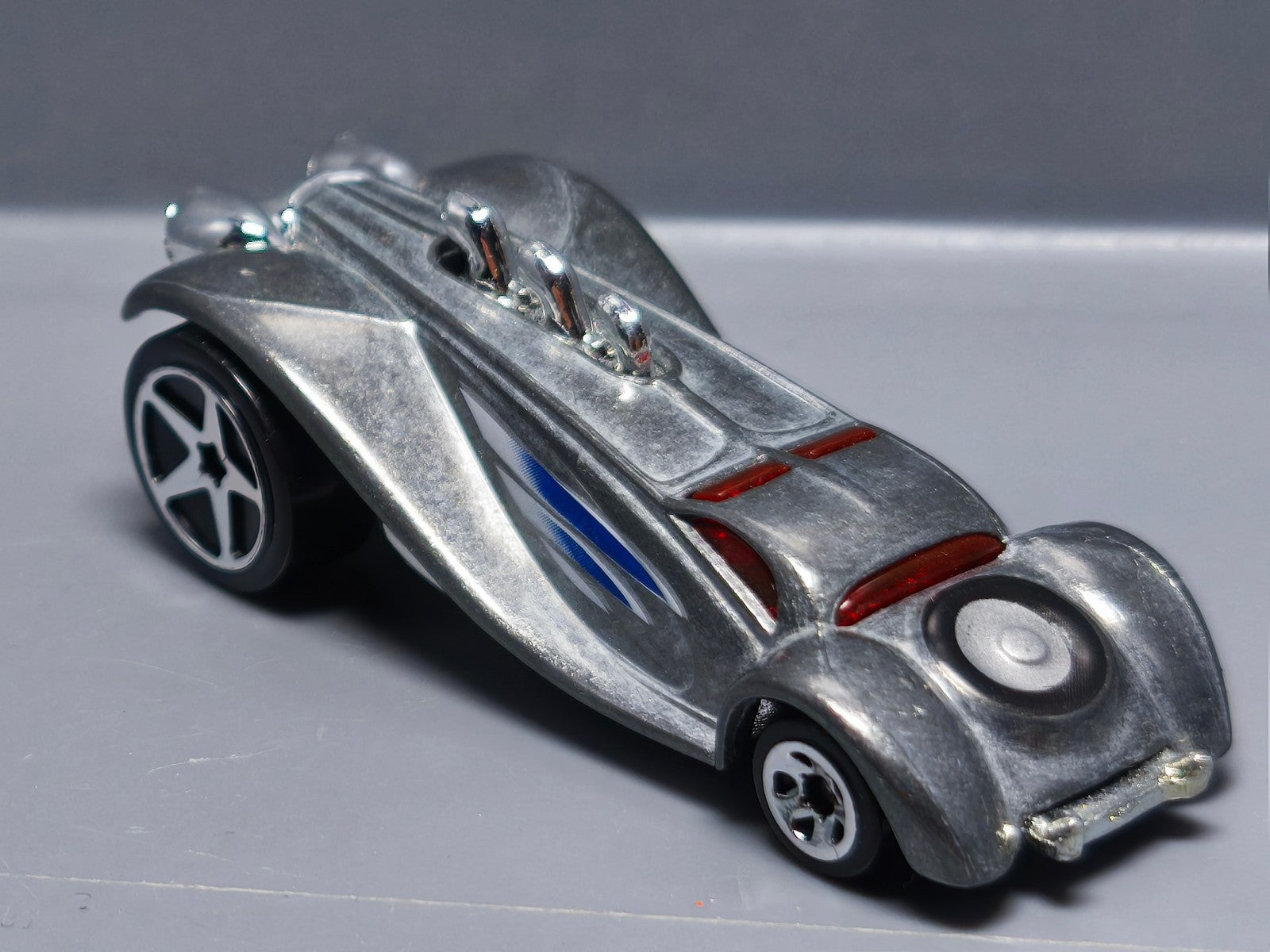 Hot Wheels Grandy lusion zamac 2004-017  (A11)