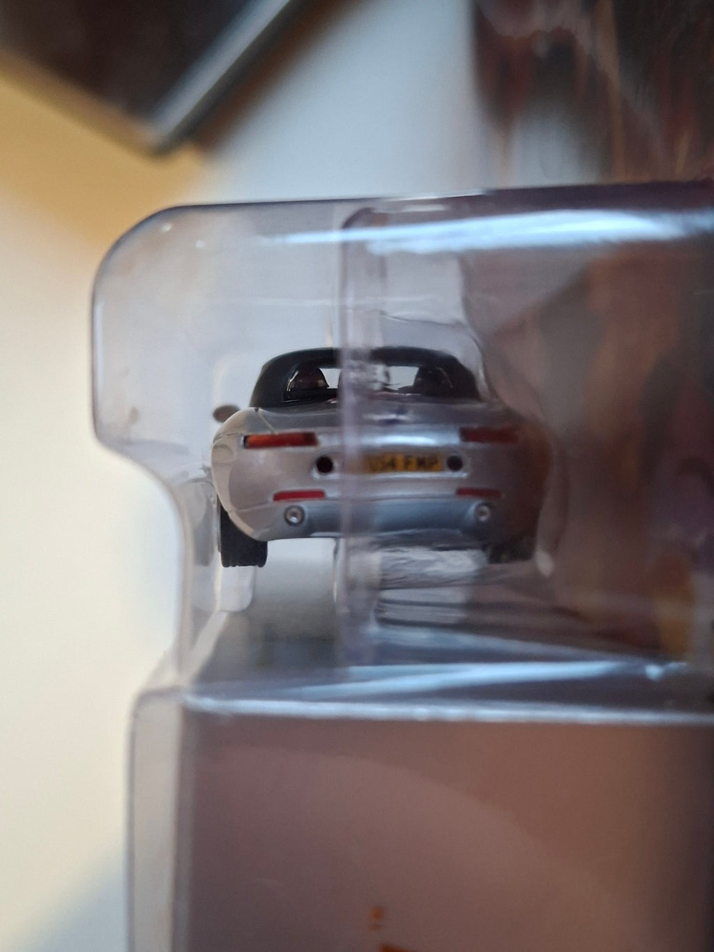 Mini GT 1999 BMW Z8 The World is not enough n° 906 (NG54)