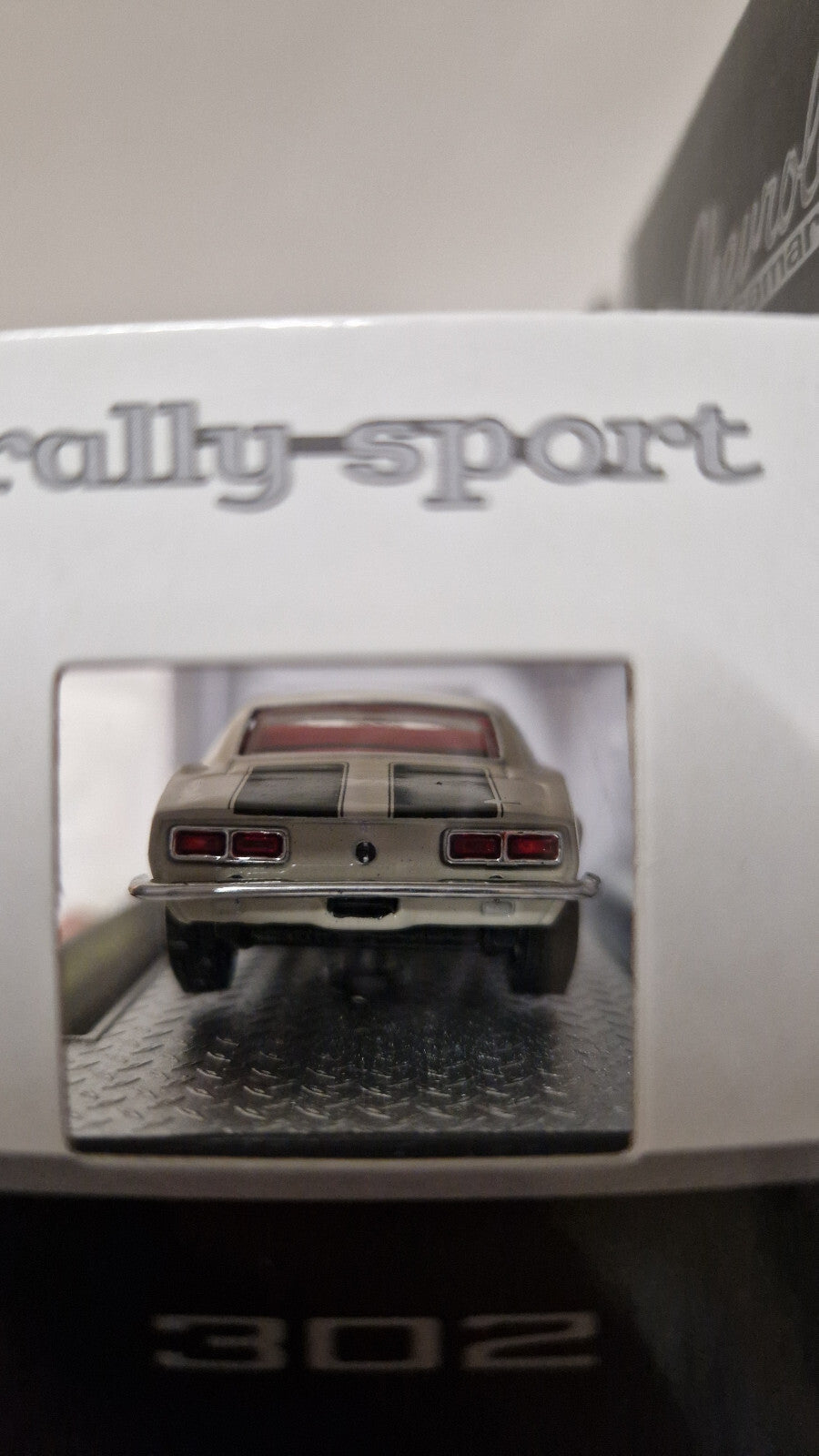 M2 Machines Auto-Thentics Release 85 1968 Chevrolet Camaro Z28 (CP09)