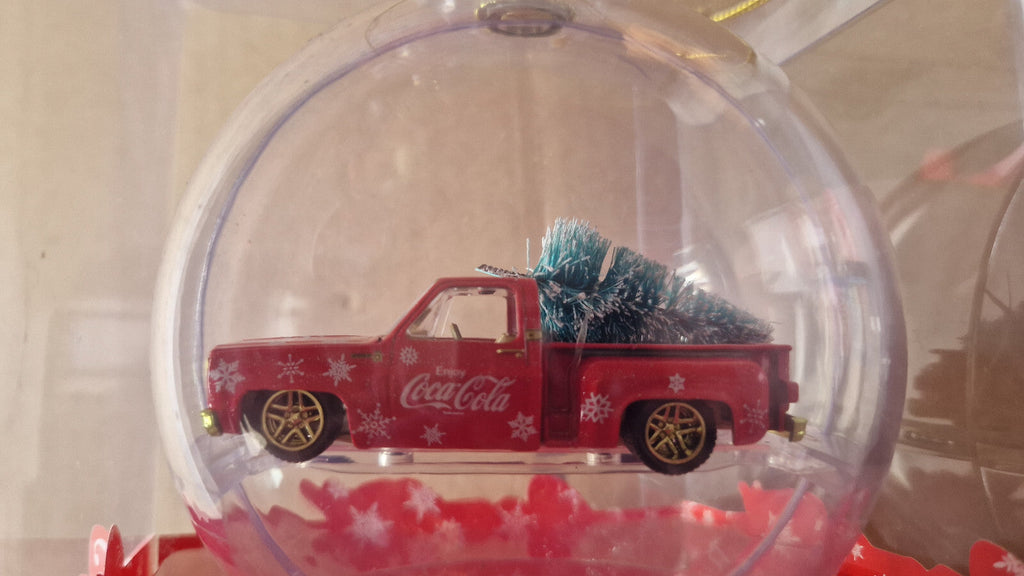 M2 Machines Chase Exclusive Coca Cola Ornament 1974 Chevy Stepside Truck  (CT09)