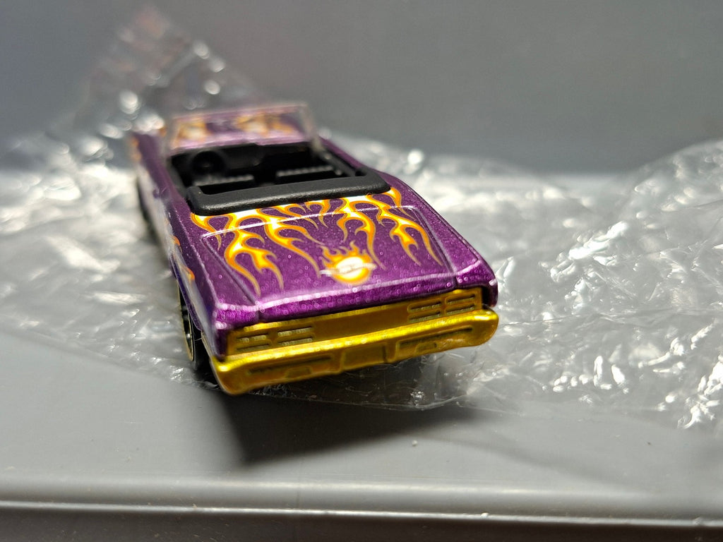 Hot Wheels 2010 easter speedsters egg '67 Pontiac GTO  (NP06)
