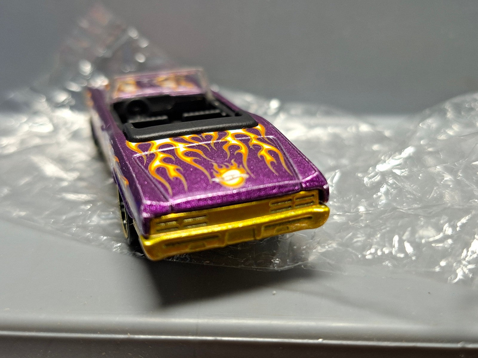 Hot Wheels 2010 easter speedsters egg '67 Pontiac GTO  (NP06)