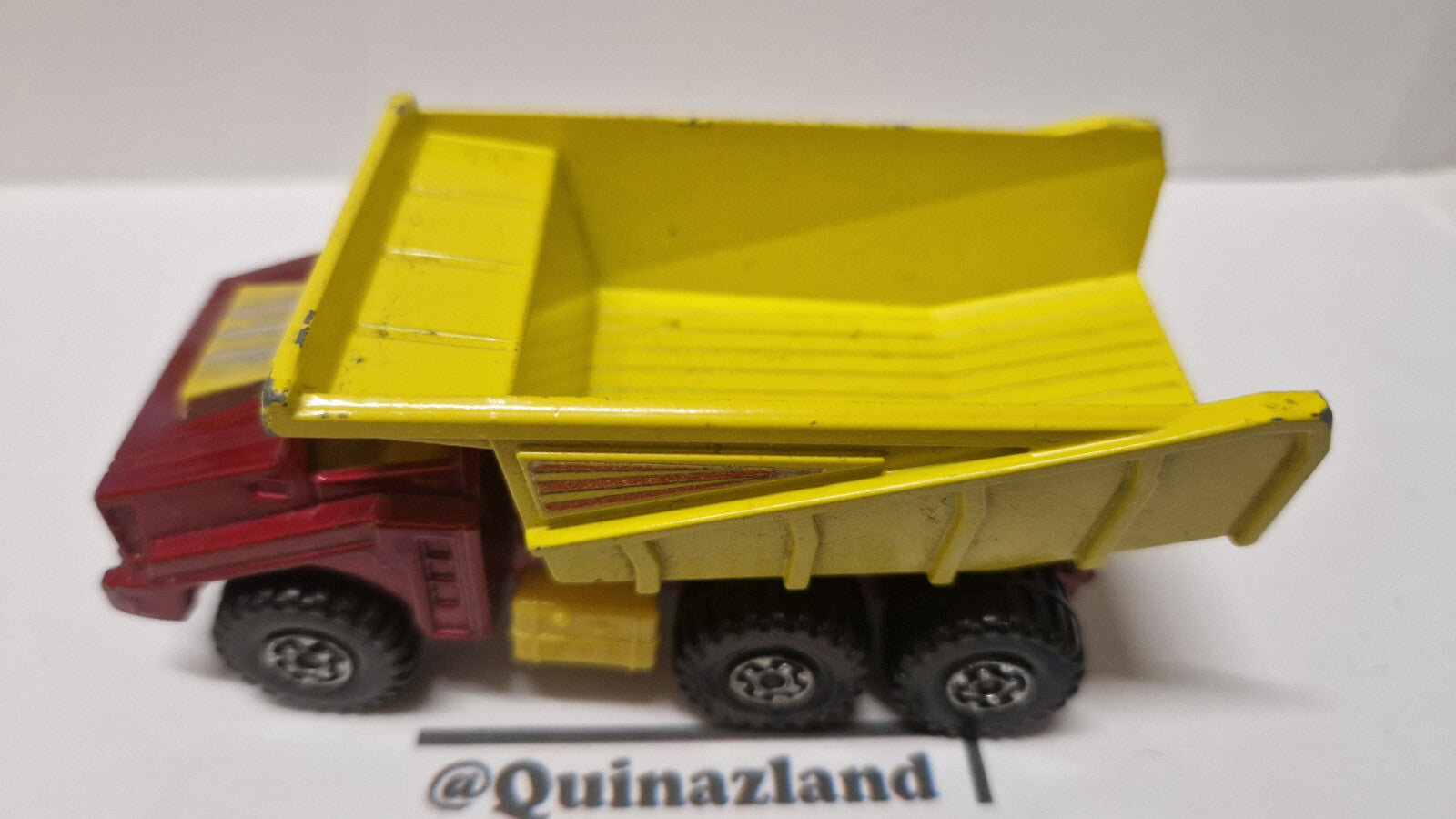 Matchbox  Super kings Big tipper   (NP14)