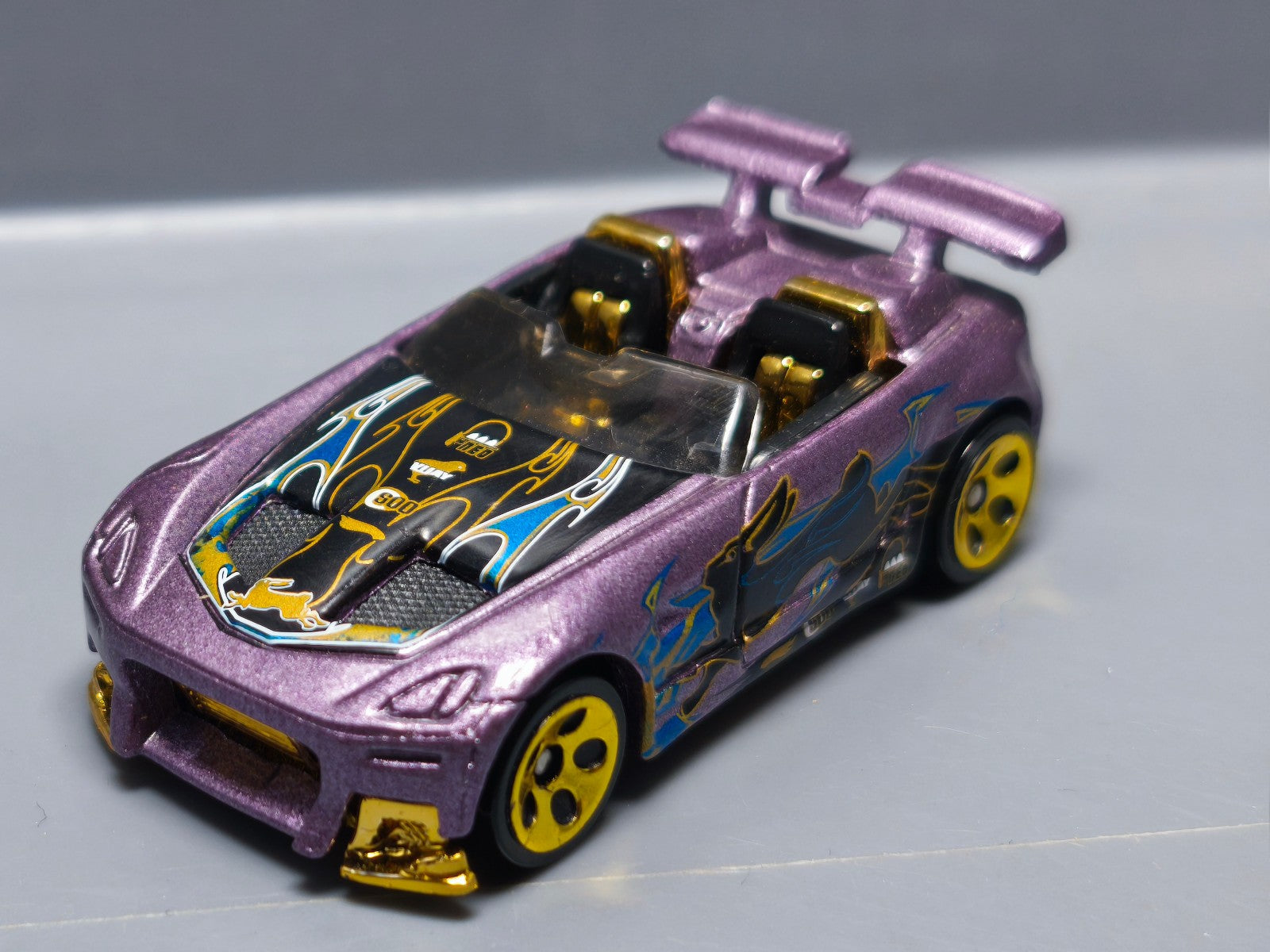 Hot Wheels Tantrum  Easter Egg-Clusive (A04)
