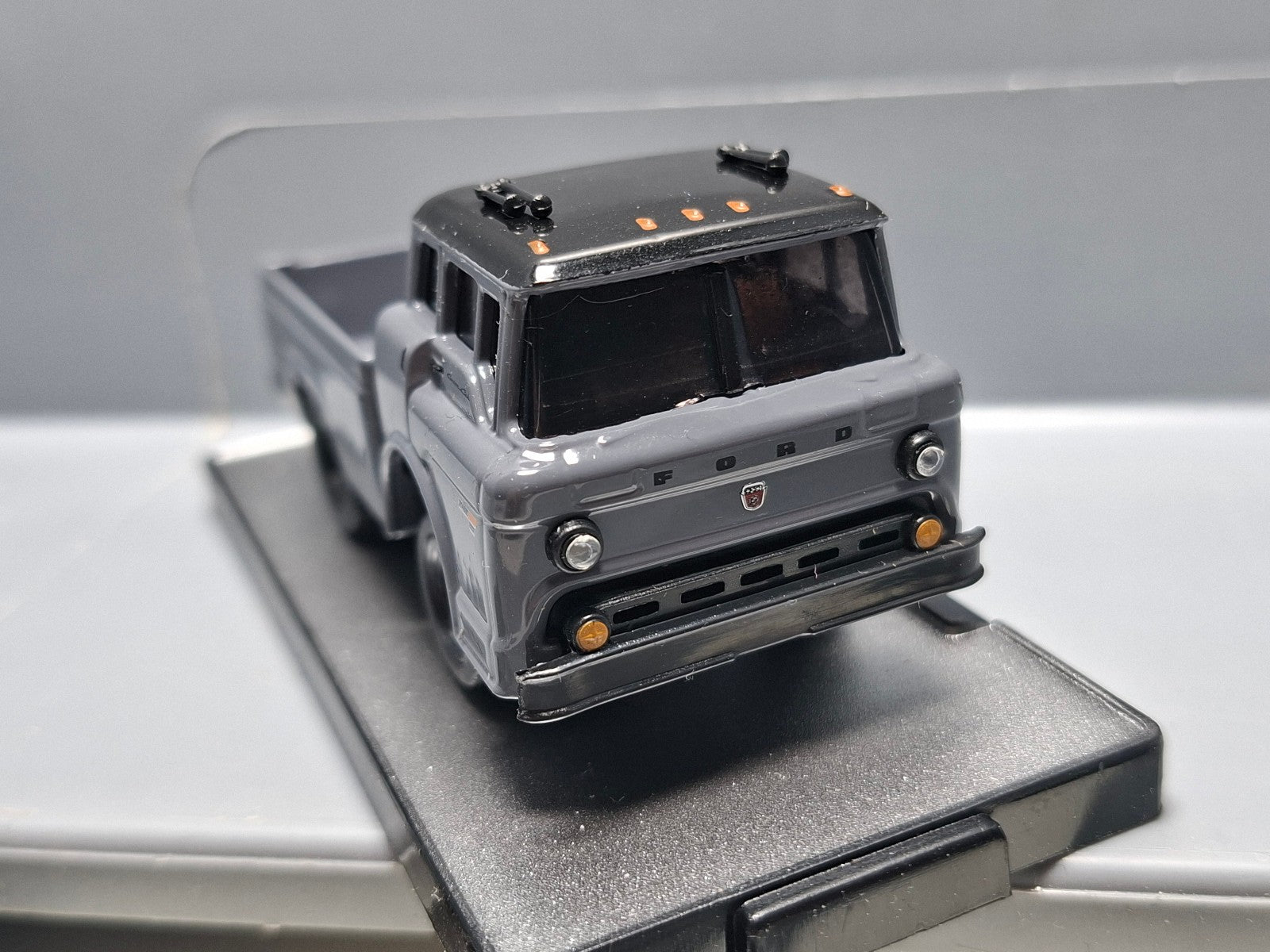M2 Machines Details 1970 Ford C-600  (CP20)