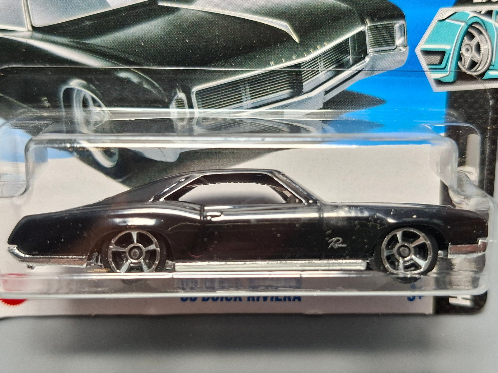 Hot Wheels '66 Buick riviera  2025-050 (NP01)