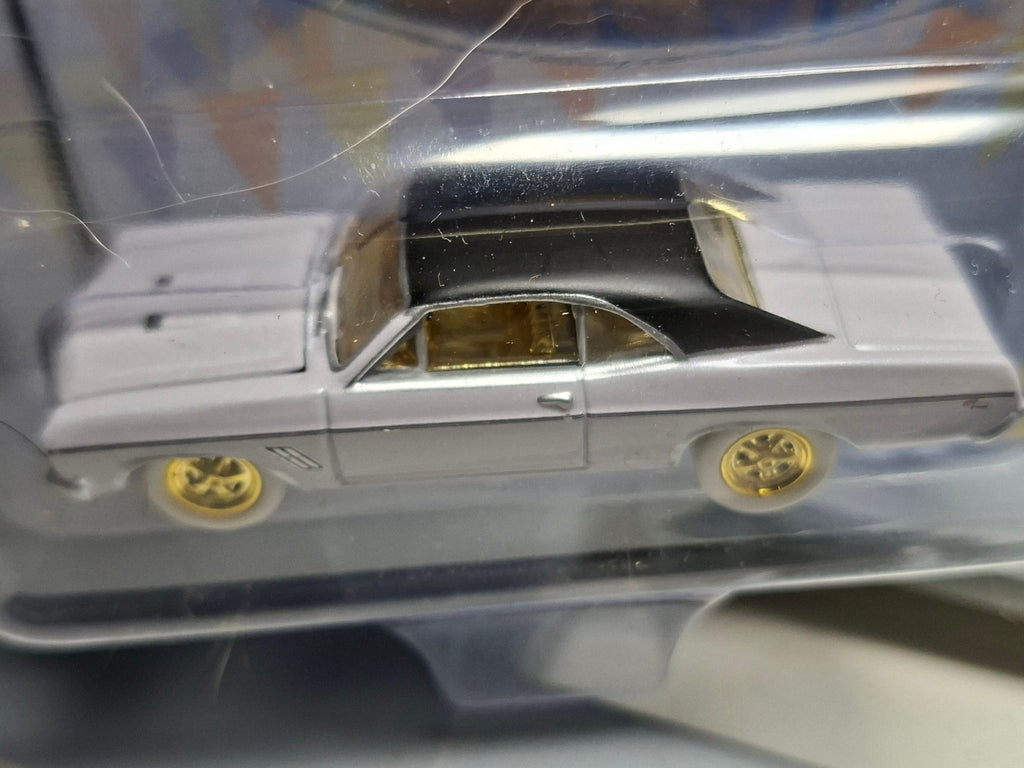 Johnny Lightning Muscle cars U.S.A.  1967 Buick GS 400 Chase  (NG33)