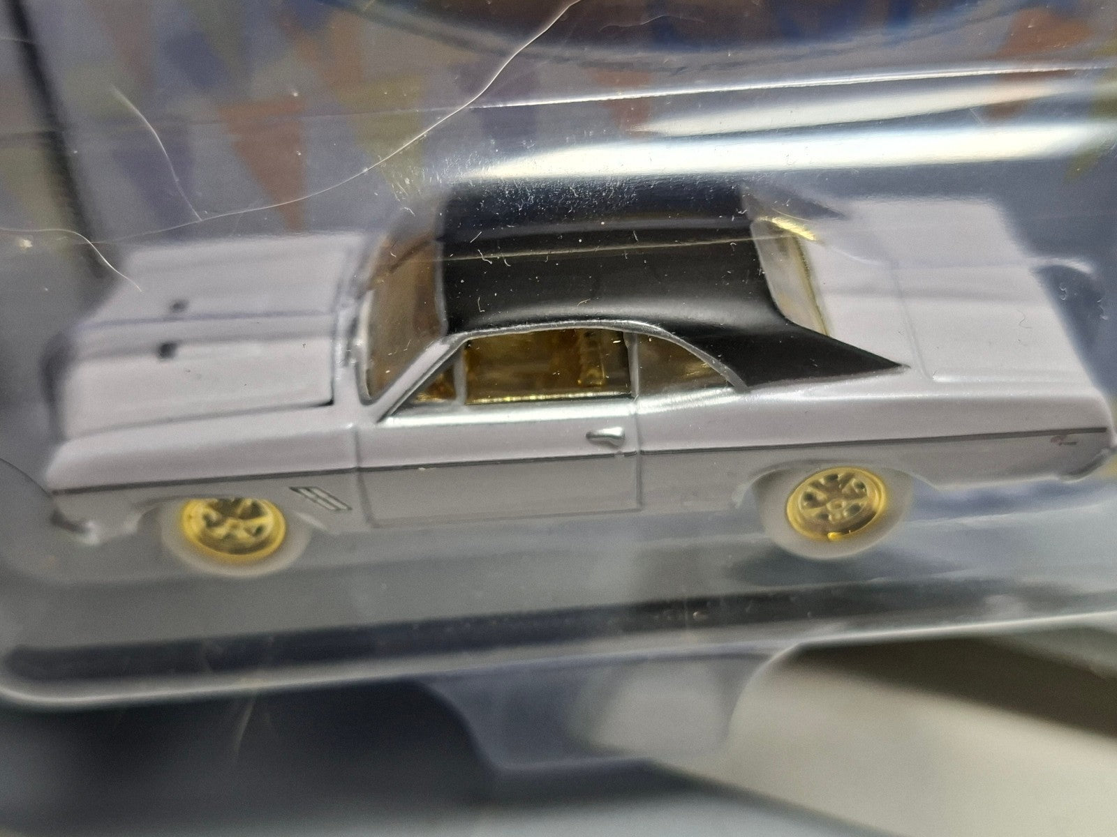 Johnny Lightning Muscle cars U.S.A.  1967 Buick GS 400 Chase  (NG33)